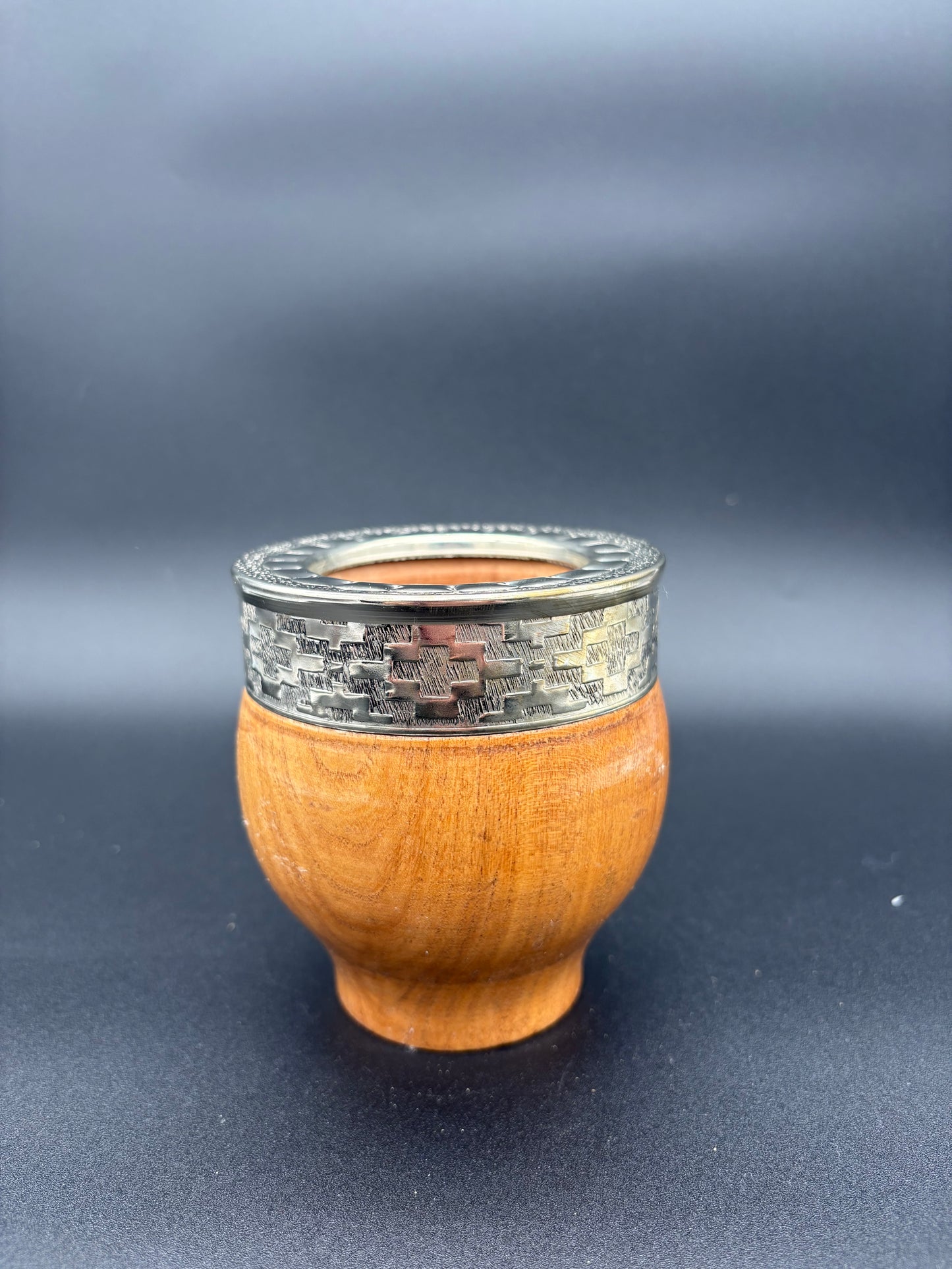 Imperial Algarrobo Cincelado Laqueado